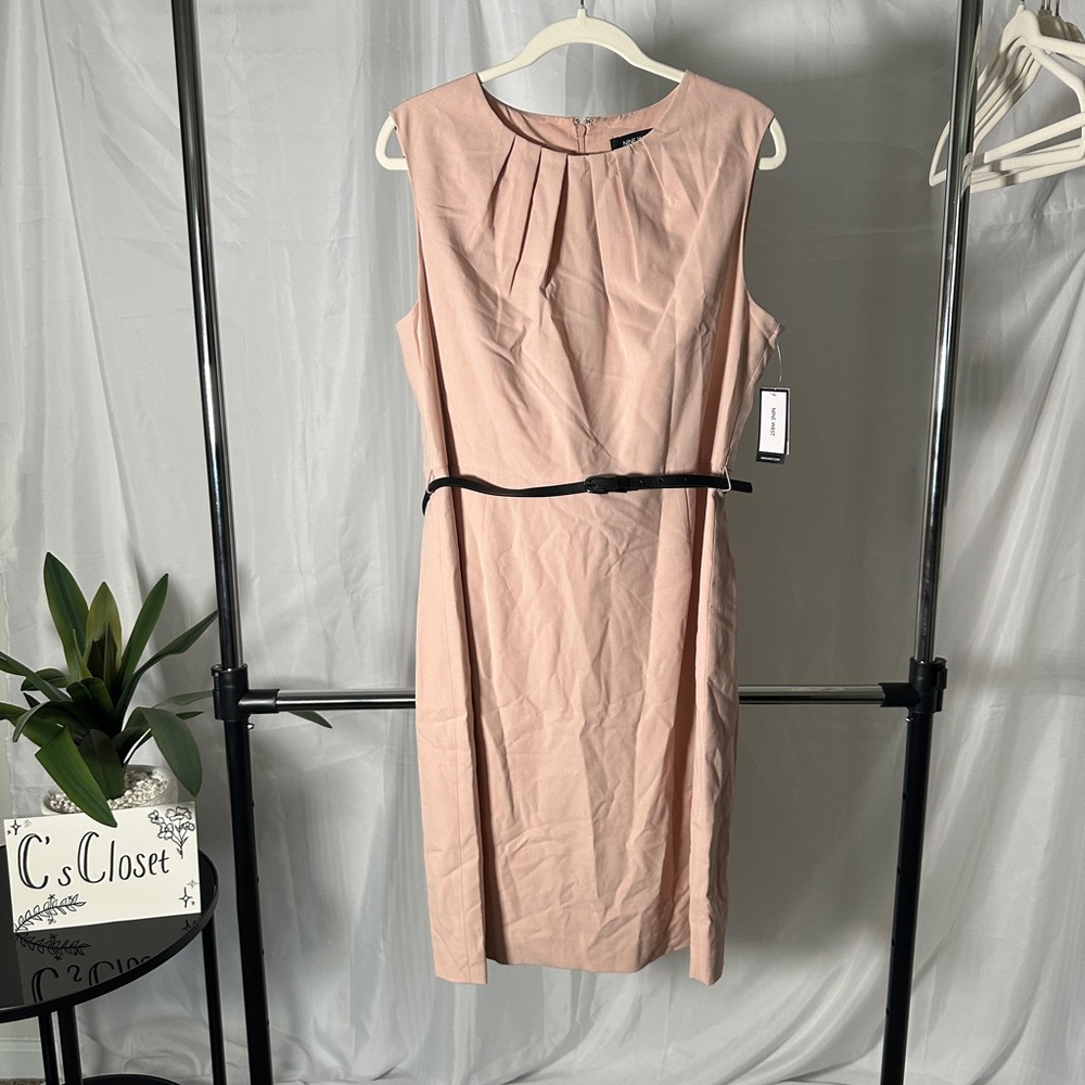 Elegant Pink Sleeveless Dress